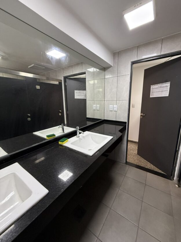 OBRA CIVIL PARA ASCENSOR Y HABILITACION DE BAÑOS 04